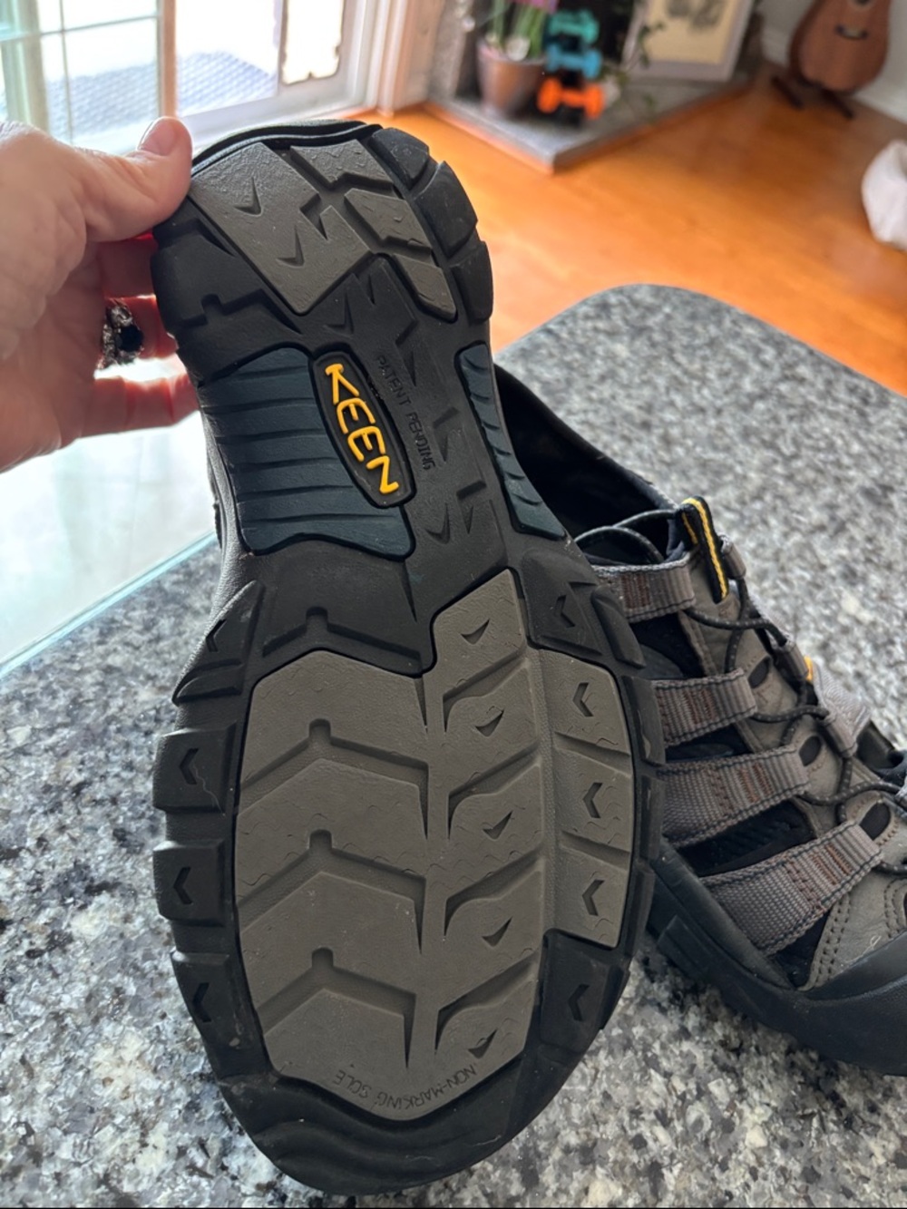 Keen Newport H2 Grey and Black Outdoor Closed-Toe Sandals 10.5 - Picture 6 of 7